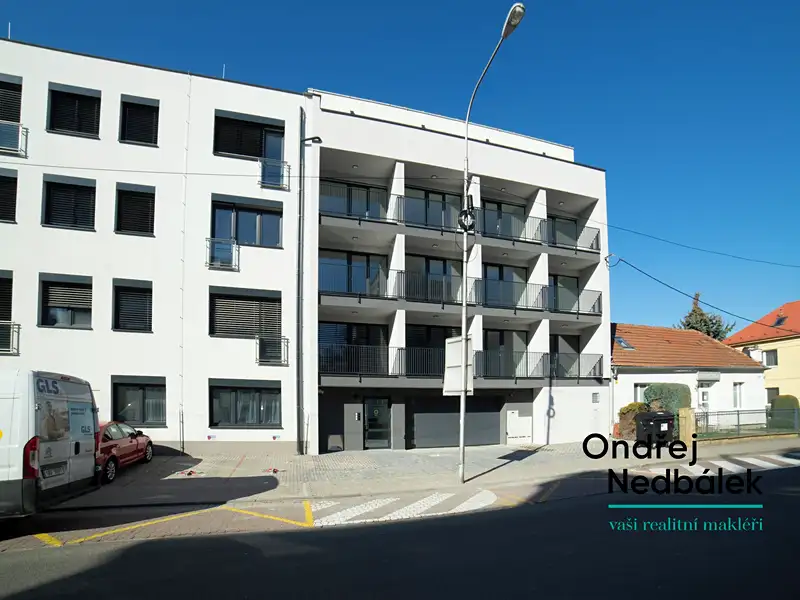 Pronájem bytu 1+kk, 33 m², Zlín